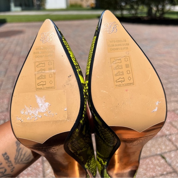 Ted Baker Izbelos neon yellow snakeskin heels - Picture 10 of 12